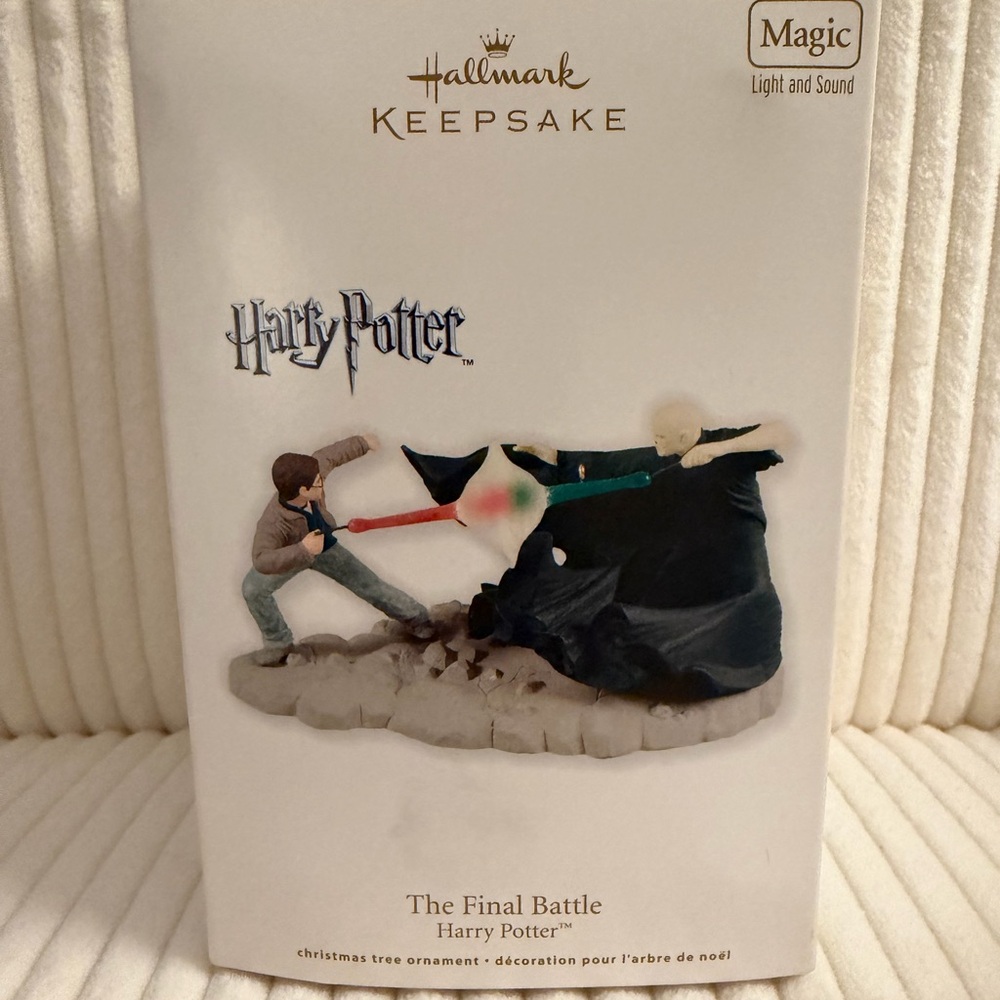 Hallmark Keepsake Harry Potter 'The Final Battle' Ornament - Lights and Sound